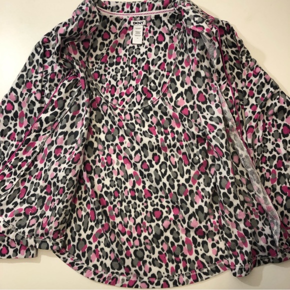 DKNY Pink and Grey Leopard print Button up Women’s size small - Picture 7 of 11